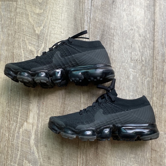 Nike Air Vapormax Triple Noir (W) - Picture 6 of 7